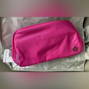 NEW everywhere belt bag Sonic Pink